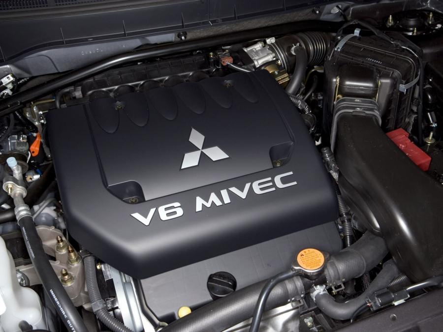  Mitsubishi Outlander 4WD 2007 года  (US) (фото 2 из 66)